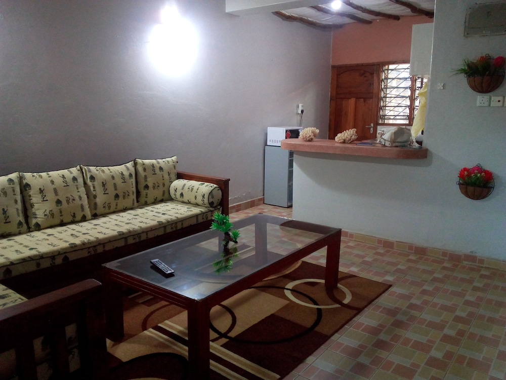 Delina Cottage Diani