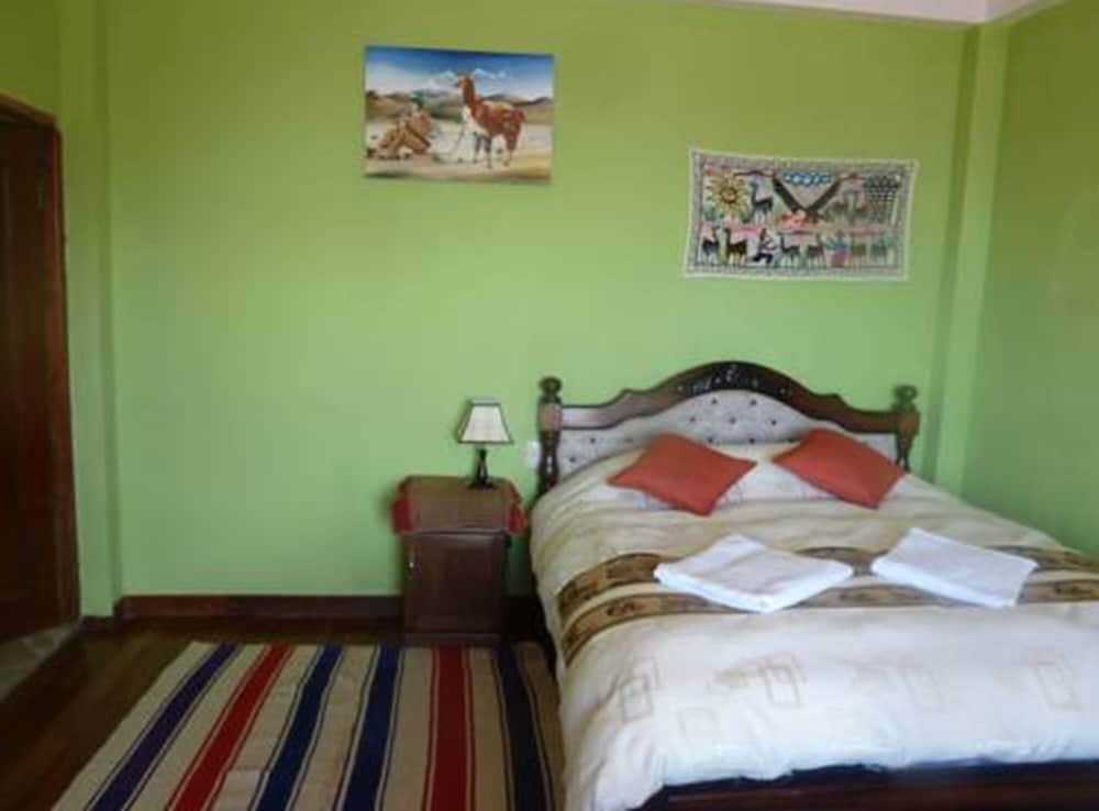 Hostal Puerto Yumani view 2