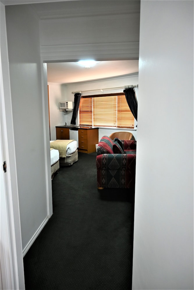 Grand Country Lodge Motel