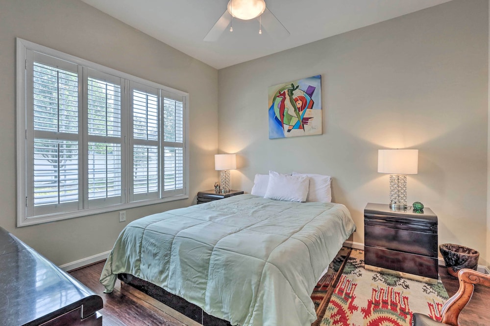 2 Mi to Ocean: Rehoboth Beach Townhome w/ Grill!