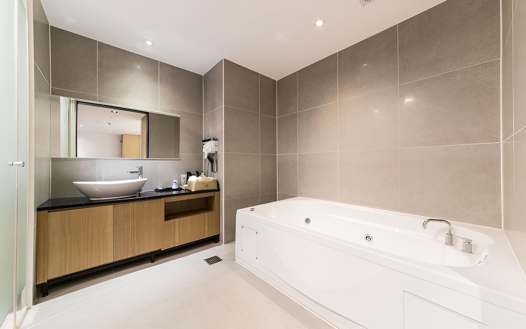 Incheon Ali Suite Hotel