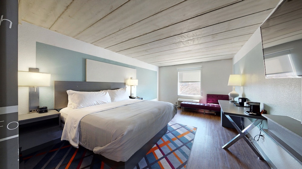 voco College Station Aggieland by IHG