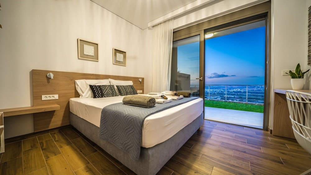 Villa Con Vista- Heated Pool 4 bdr Sleeps 8