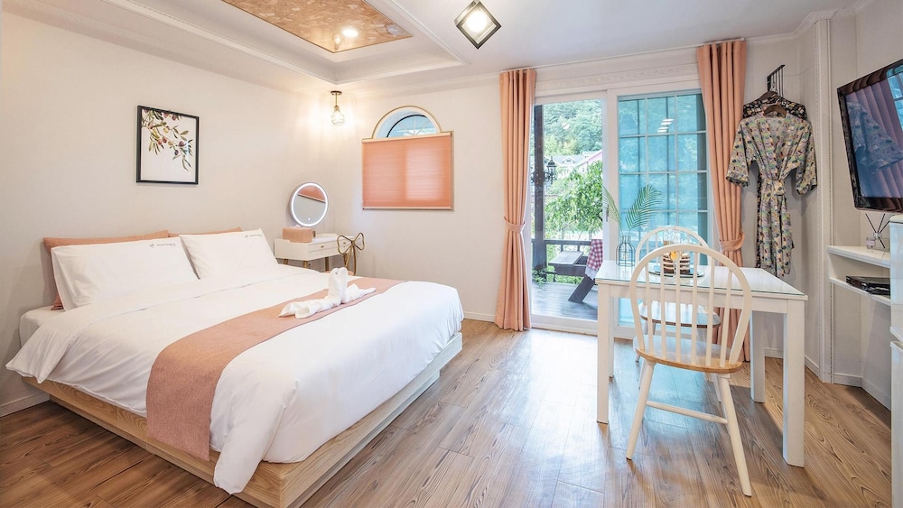 hotel room