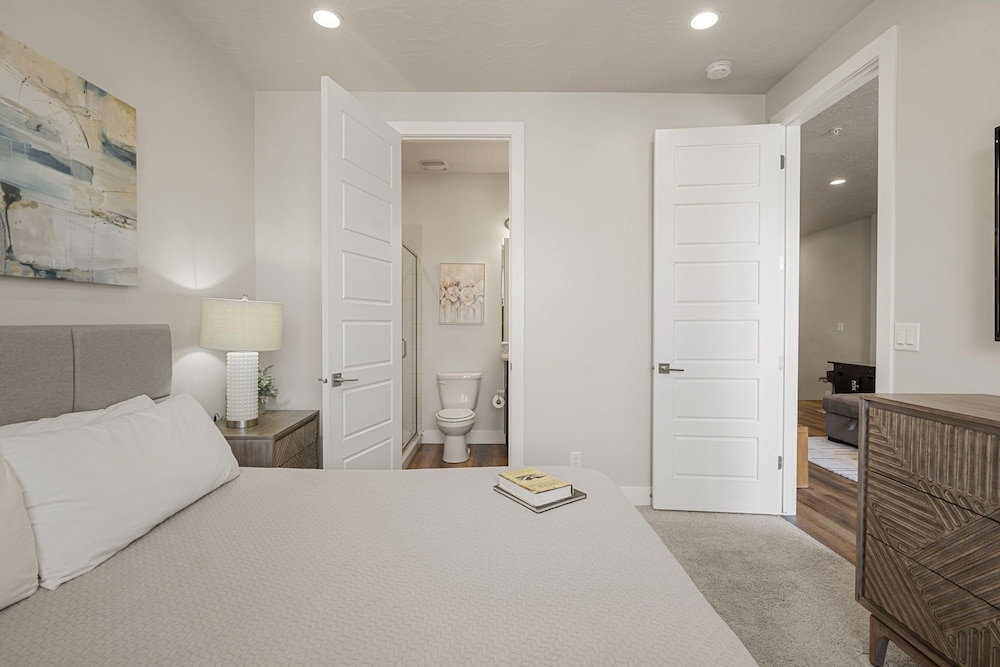 Relax In Style 4 Bedroom Townhouse