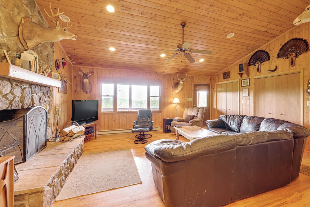 Fish, Hike, Hunt: Secluded Cabin in Doe Hill! view 2