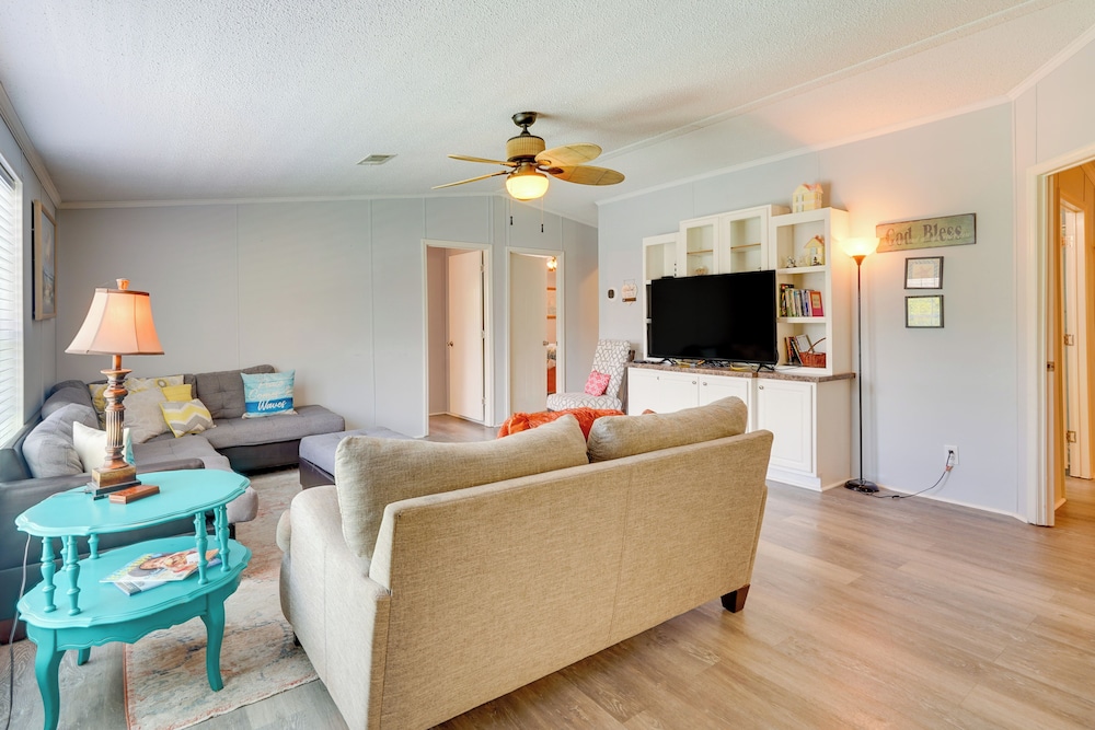 2 Blocks to Beach! Family-friendly Home in PCB