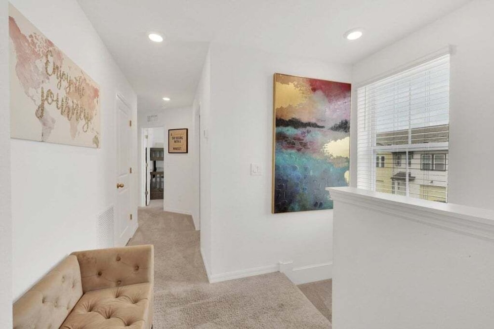 3 Beds 3 Baths Cozy Town Home 3 Bedroom Townhouse