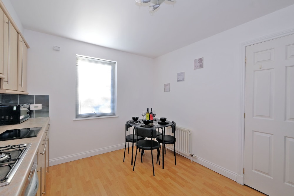 Orange Apartments Beechgrove view 3