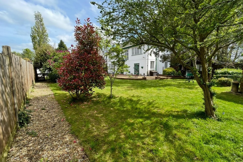 Private Lincoln Retreat - 4 Bedroom House