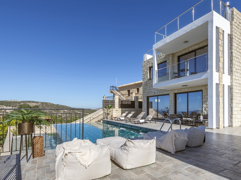 Sanders View - Cozy 3-bdr Villa With Infinity Pool