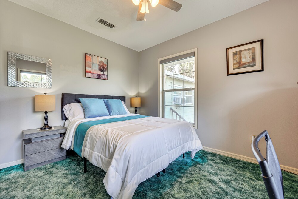 BBQ Ready: Hawthorne Home w/ Screened-in Patio