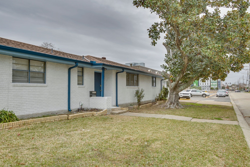 5 Mi to City Park: New Orleans Area Home view 4