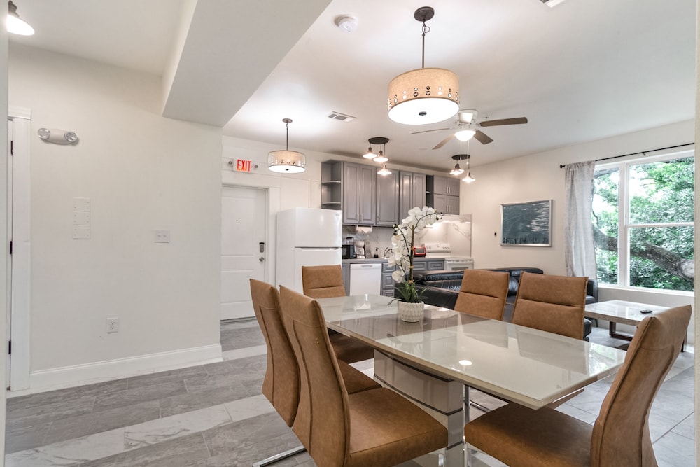 Breathtaking Condos Near French Quarter view 3