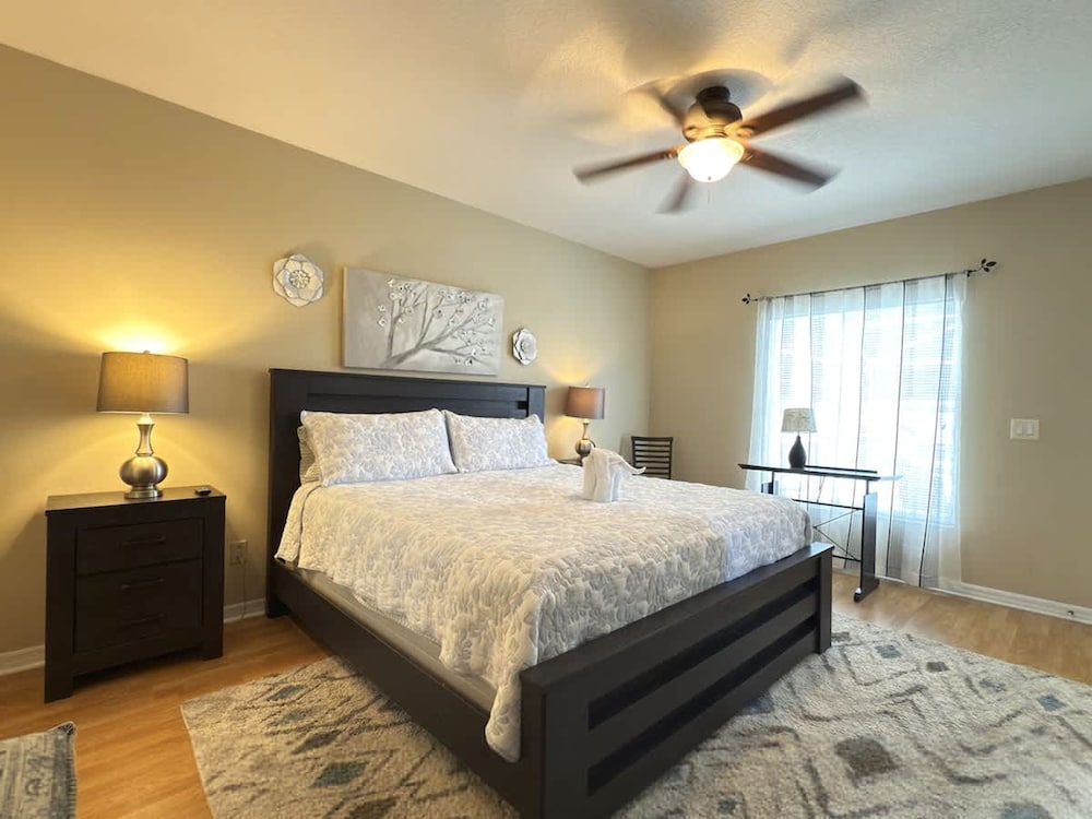 Near Disney Villa 3 bd Private Pool