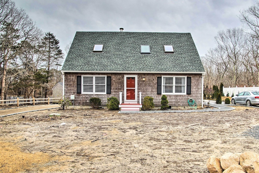 Cozy Edgartown Vacation Rental Near Beach!