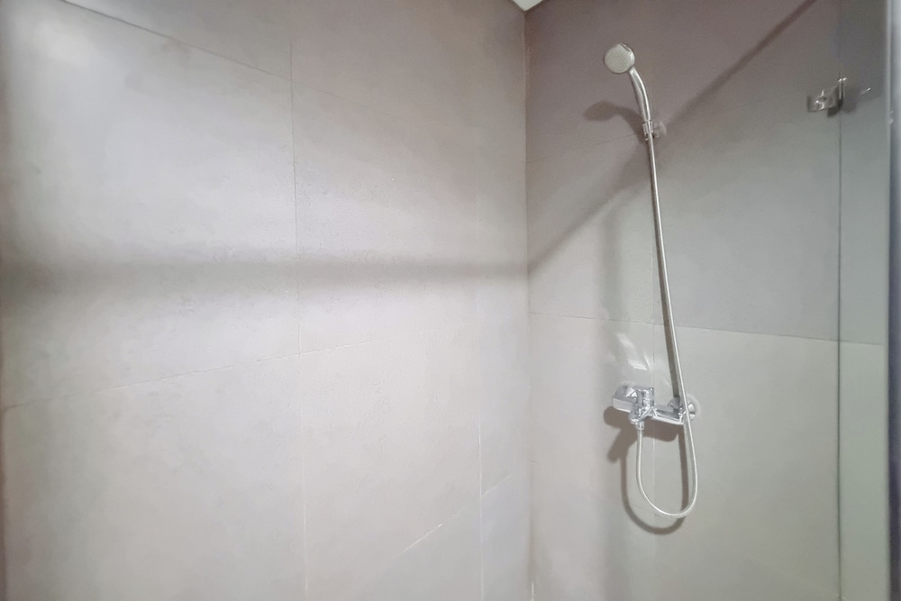 Simply Look 1Br Apartment Patraland Amarta