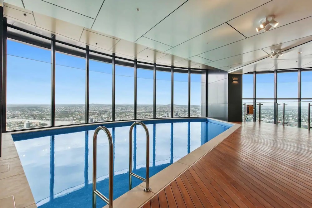 Luxury 1 Bedroom Retreat in Brisbane City With Pool and gym view 5