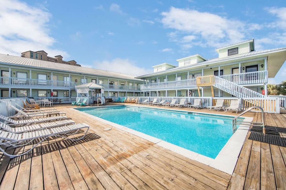 Breezy Getaway - The Affordable Beach Getaway