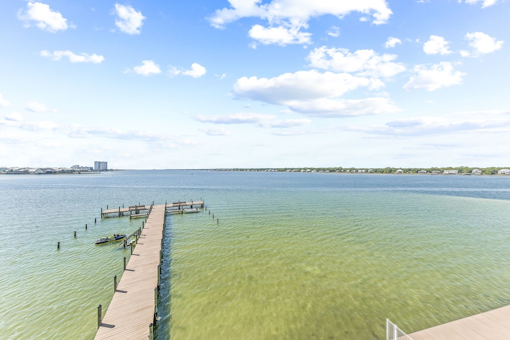 Compass Point 303