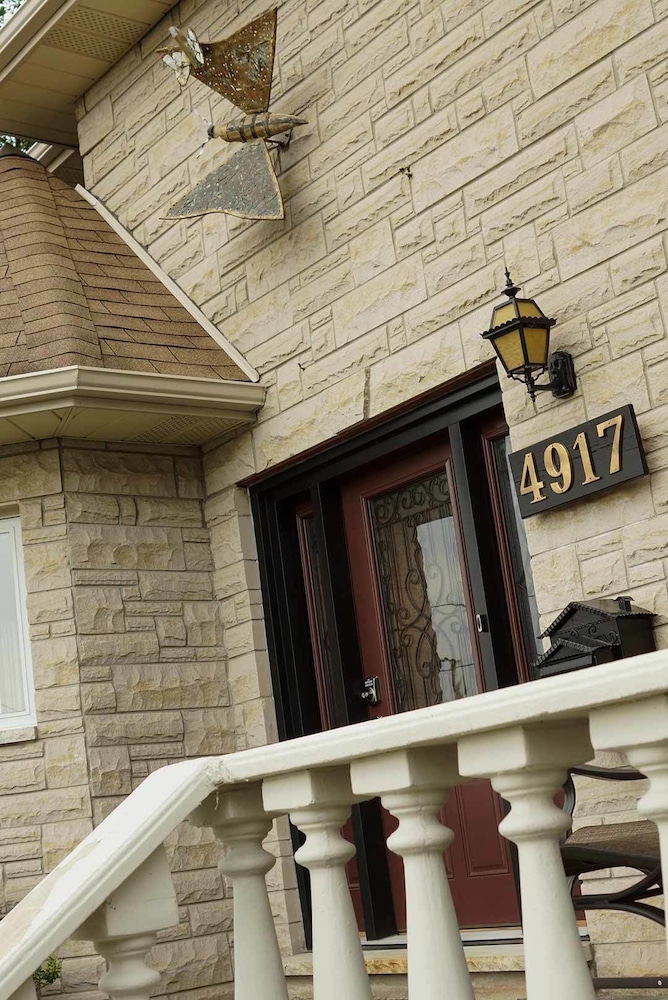 Butterfly Manor Bed & Breakfast