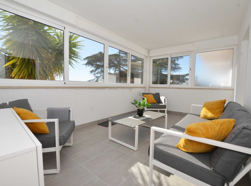 Tranquil and Bright Apartment With Loggia