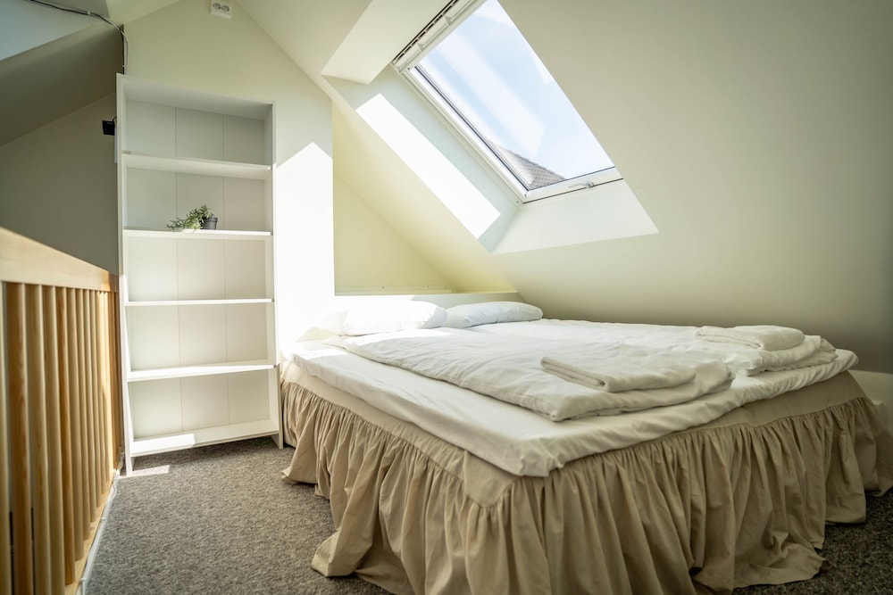 Vibrant Apartment on Bustling Street, Above a Restaurant - Perfect for Tourists, view 2
