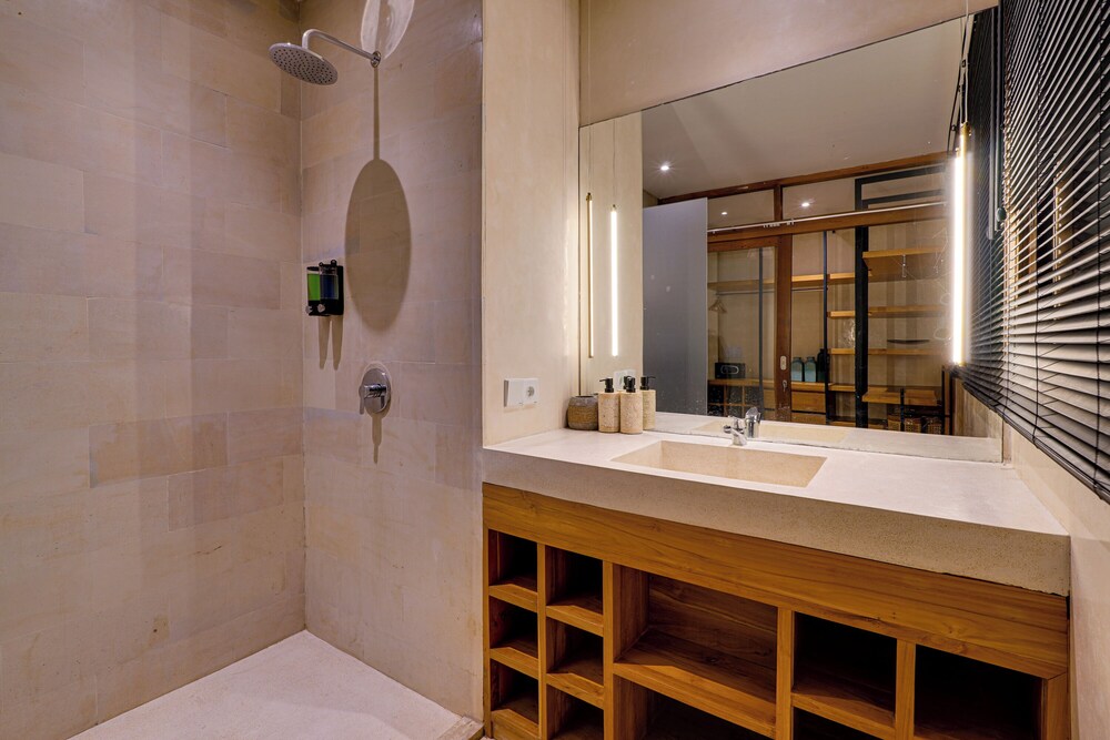 Stylish Canggu Apartment near Berawa Beach