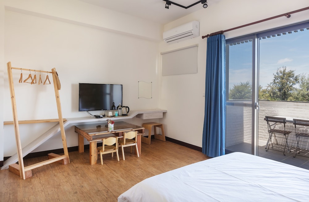 K&B Happy Hostel