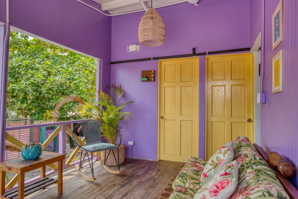 Selina Jaco - Hostel