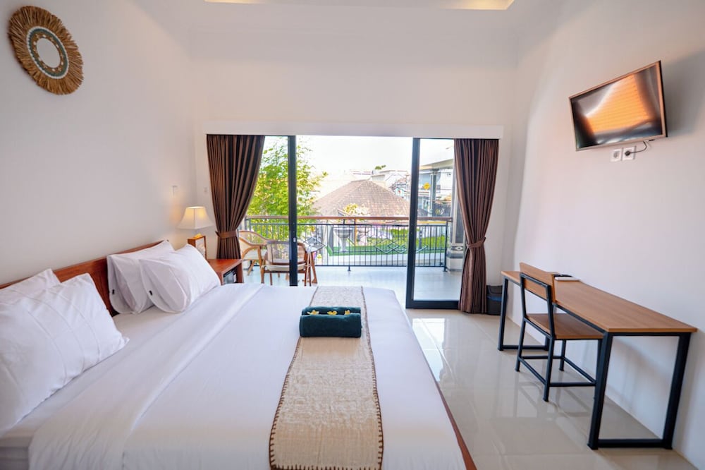 Crystal Flow Guest House & Apartment Canggu