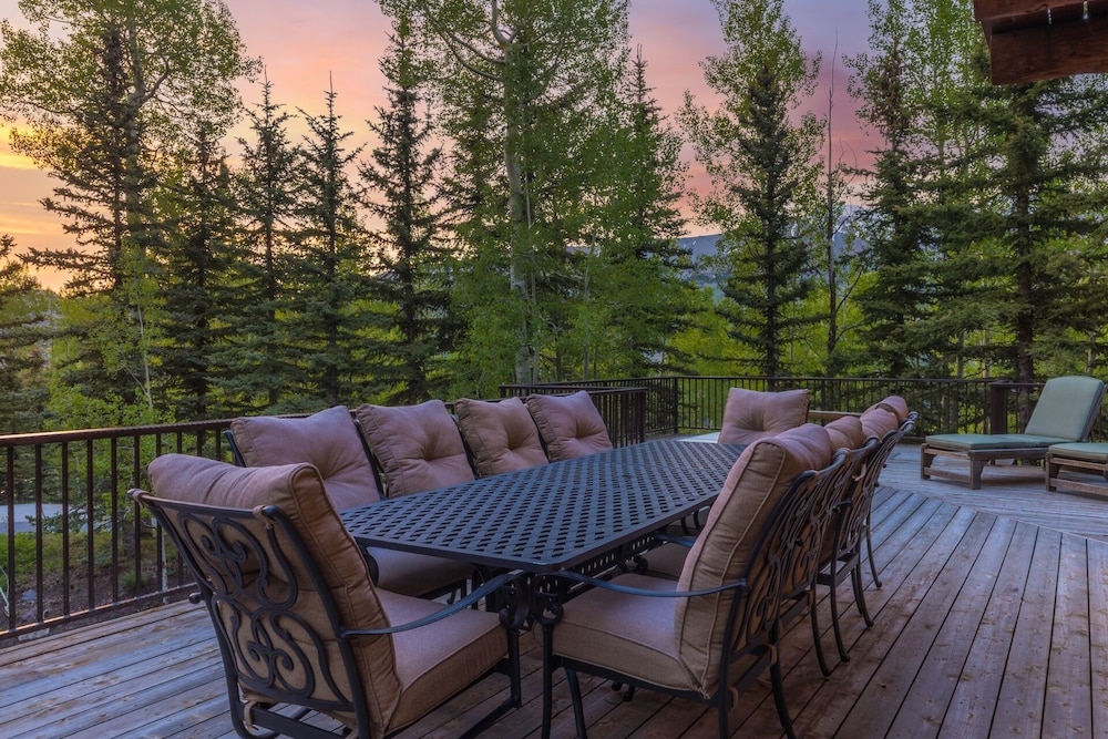 Wildwood Ridge 5 Bedroom Home