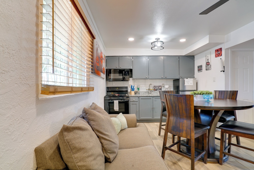 4 Mi to Dtwn El Paso: Pet-friendly Apartment!