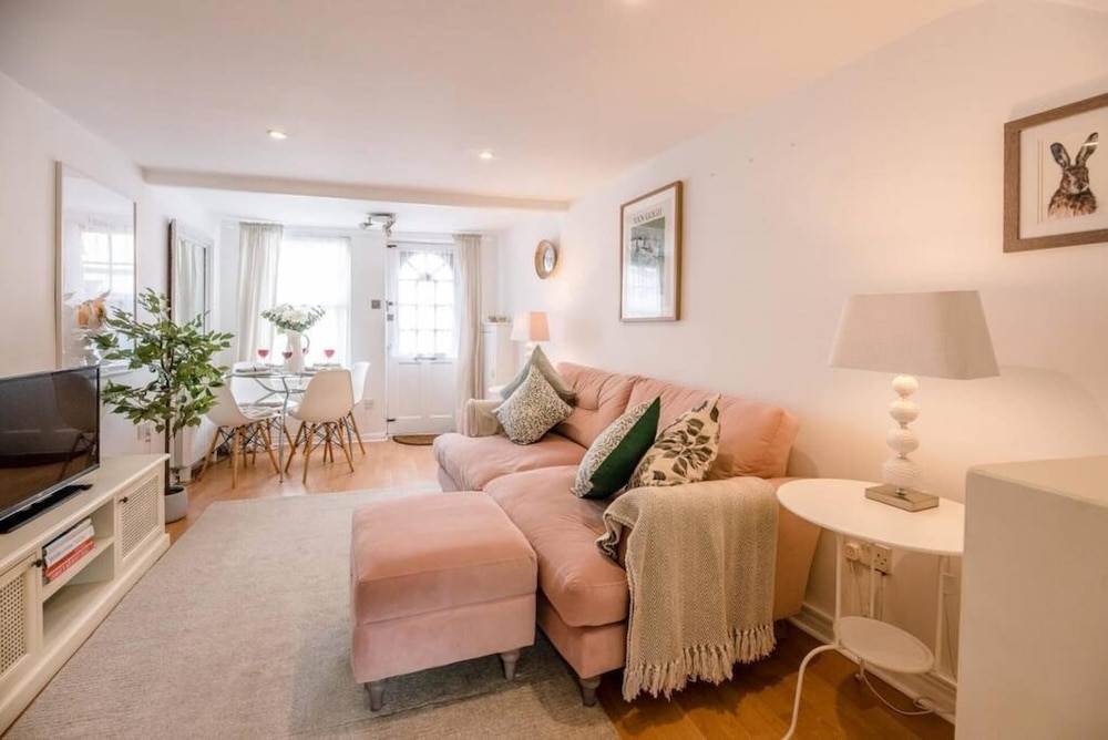 Holly Cottage in Bury St Edmunds