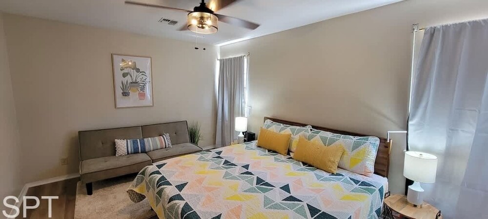 Large 3 Bedr Bay Views Pool Great Deck 3 Bedroom Condo