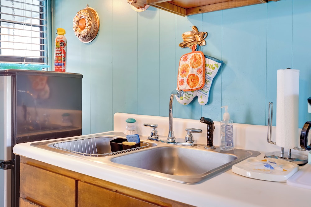 'aunt Lucille's Place' - Cozy Cottage in Glenwood!