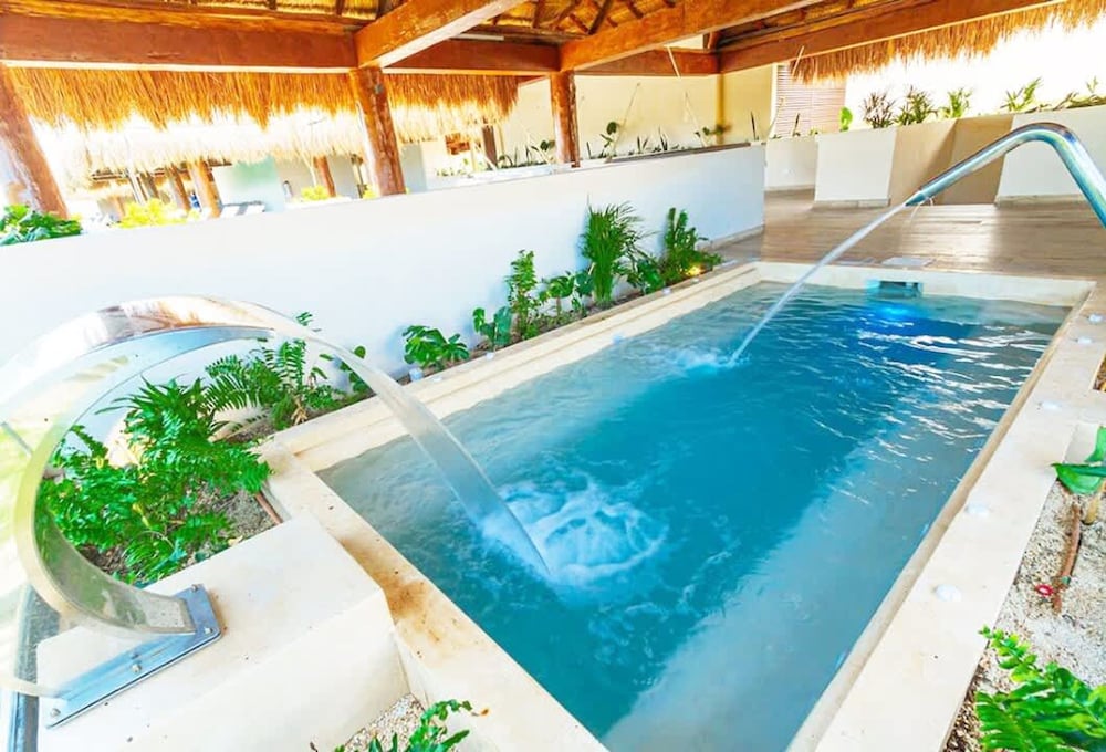 Stunning 2 Bedroom Apartment at Condo With Best Tulum Infinity and Jacuzzi by Waves Management