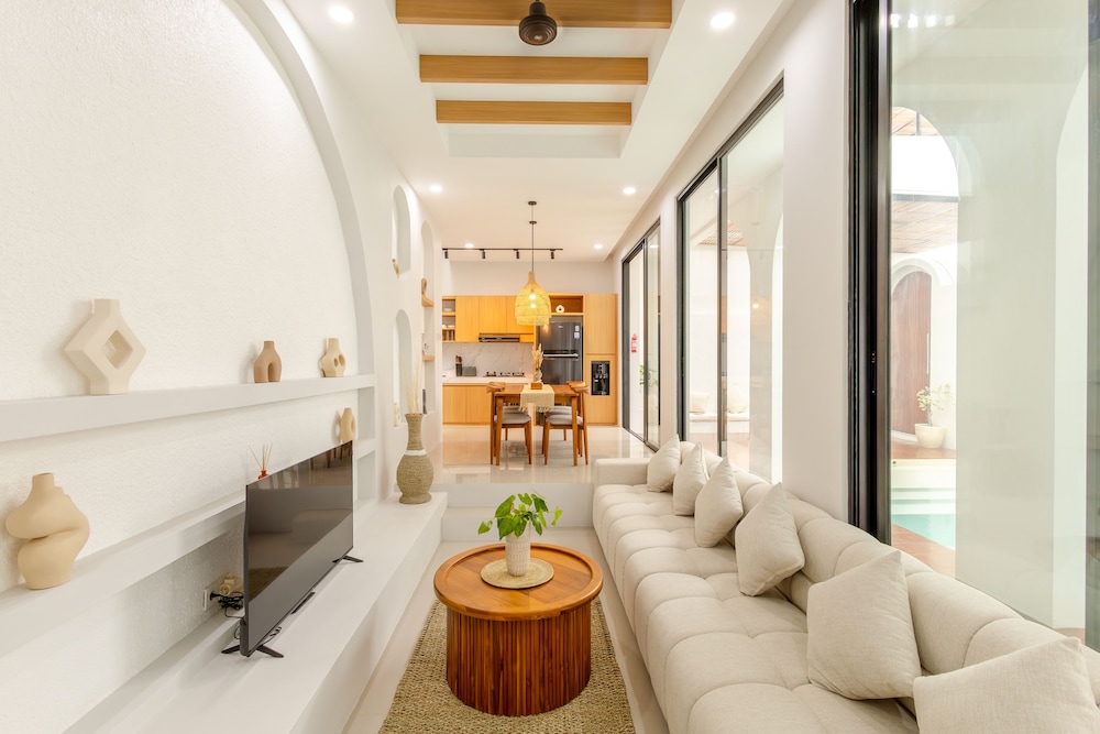 Stylish 3BR Villa La Greesa by OriVista