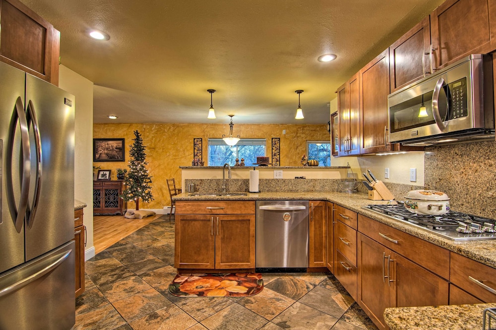 Modern Creekside Home: 9 Mi to Downtown Denver - Property Image 24