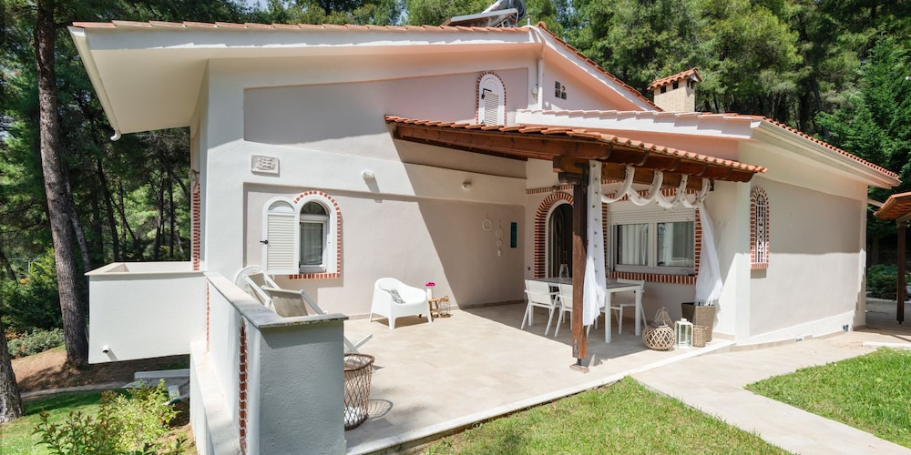 Ekatis House II by Halkidiki Villas