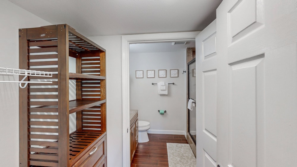 Delightful 3BR Condo Near Gulf Shores With Pool & Hot Tub