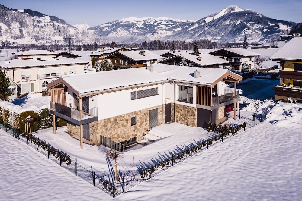 Aurora Mountain Chalet