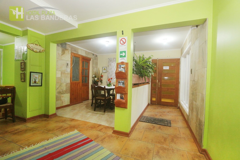 Hostal Plaza las Banderas view 2