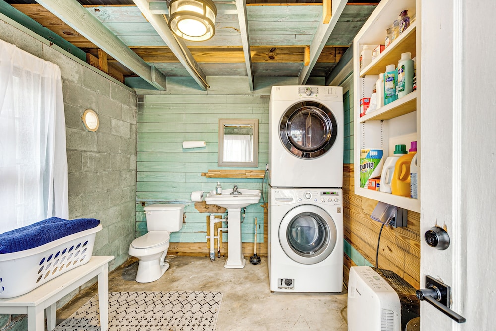 Relax & Refresh: Waterfront Cottage in Panacea