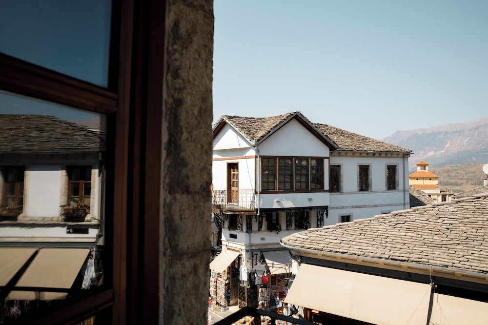 Hotel Furra Restaurant & Rooms - Image 1