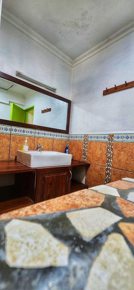 WE TRAVEL HOSTEL