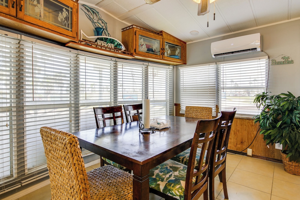 4 Mi to Beach: Home w/ Pool & Golf in Port Isabel!