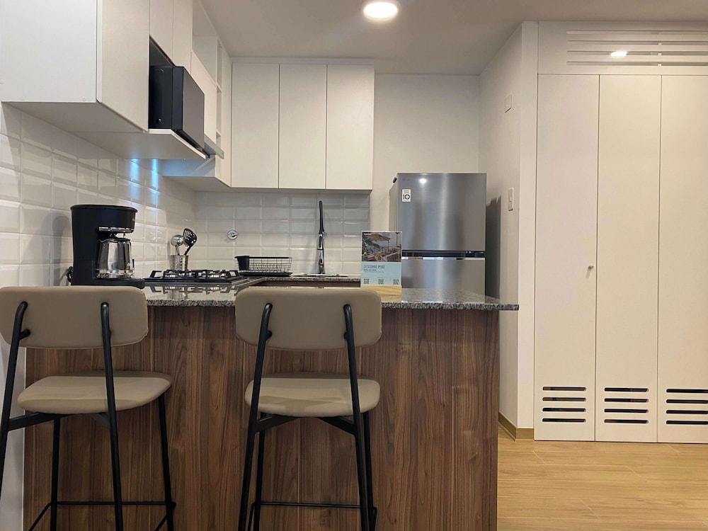 w Refined 1BR in the Heart of Miraflores