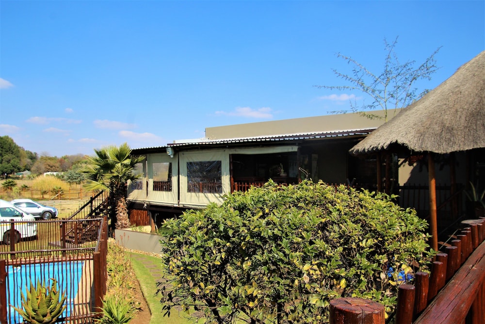 Saba Airport Lodge