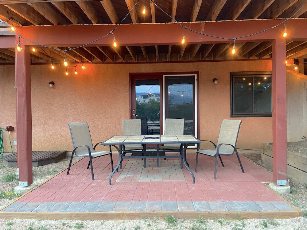 4brfireplace & Mountain Viewsdog-friendly & Hiking Nearby! view 3